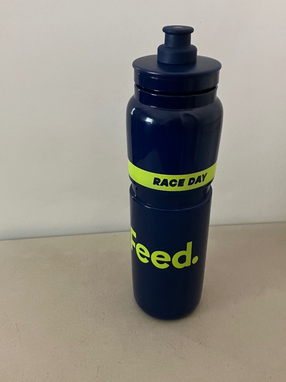 The Feed Race Day Water Bottle 950ml 32 oz Elite Fornaci of Italy